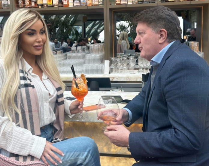 fjolla-morina-takon-milaim-zeken,-ai-i-lexon-nje-poezi-te-vitit-2001