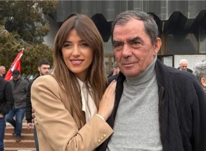 vdekja-e-babait,-albulena-haxhiu-vjen-me-postim-prekes