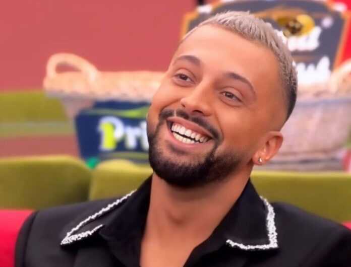 momente-qe-s’harrohen:-gjesti-shikon-videot-me-eglin-dhe-reagon momente-qe-s’harrohen:-gjesti-shikon-videot-me-eglin-dhe-reagon